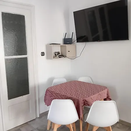 My Place In - Center - 2 Bedrooms - Self Check-in דירה סופיה