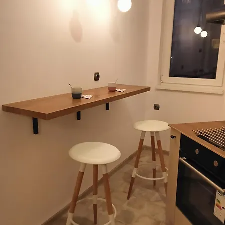 My Place In - Center - 2 Bedrooms - Self Check-in 아파트 소피아