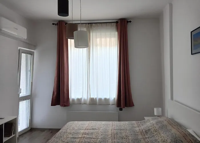 My Place In - Center - 2 Bedrooms - Self Check-in Апартамент София